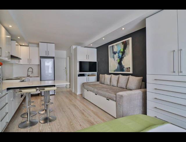 0.5 BEDROOM APARTMENT TO LET IN MOUILLE POINT